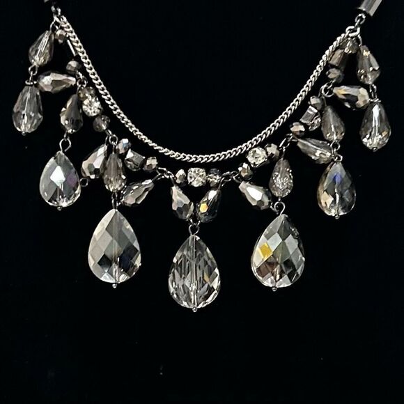 Vera Wang Costume Necklace 15" Gun Metal Finish Drop AB Crystal Mesh Chain - Picture 3 of 7